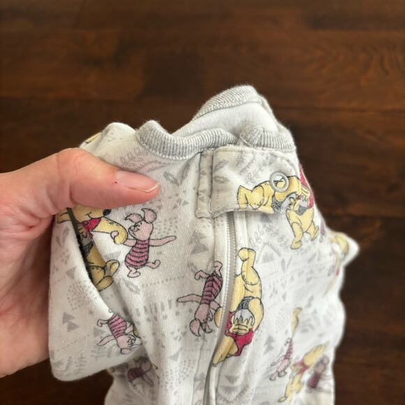 Disney Winnie The Pooh Girls Boys 6-9 Month Pajamas Footies Romper One Piece - Picture 2 of 5